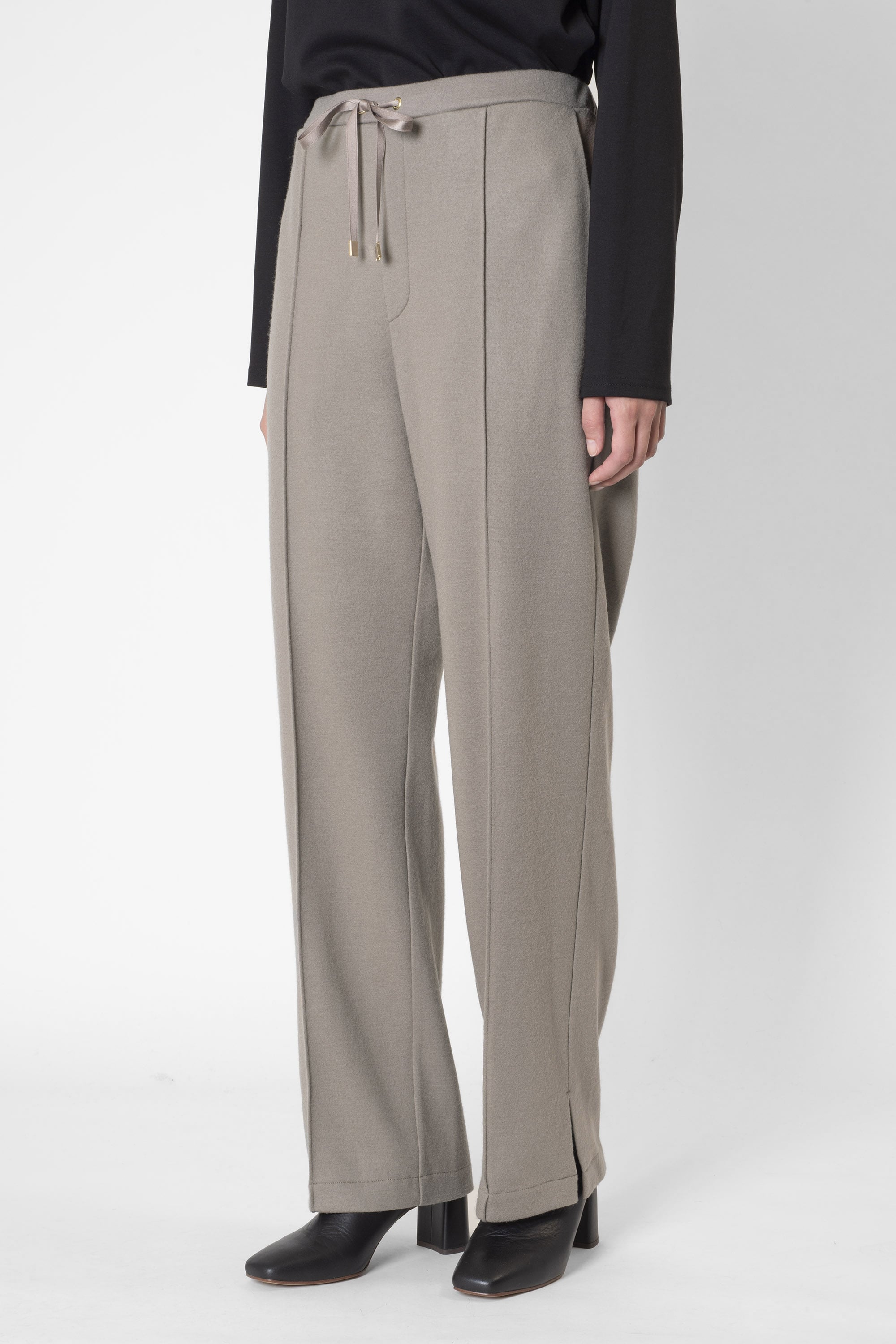 WOOL JERSEY CENTER PRESSED PANTS