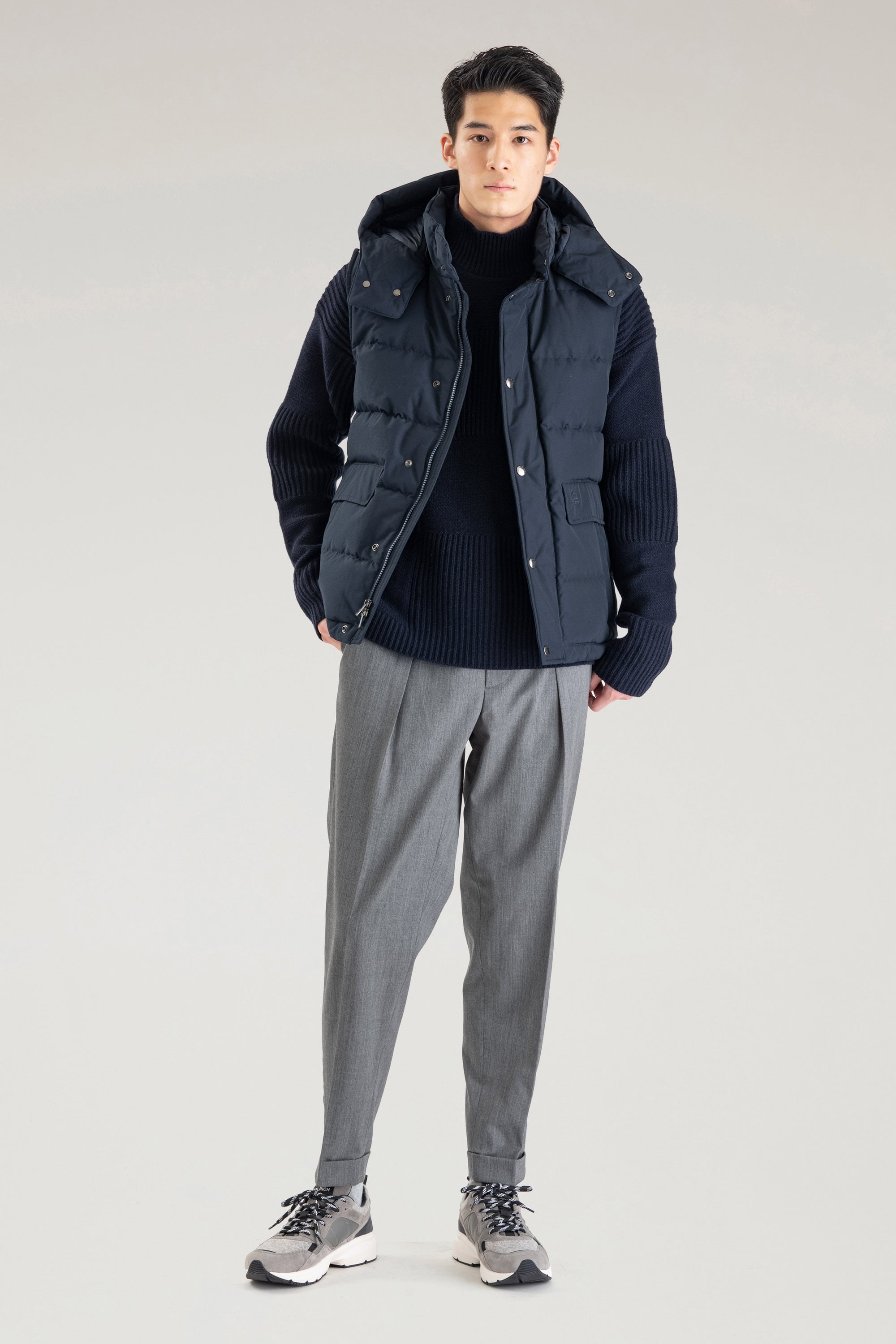 ALEUTIAN DETACHABLE HOOD VEST