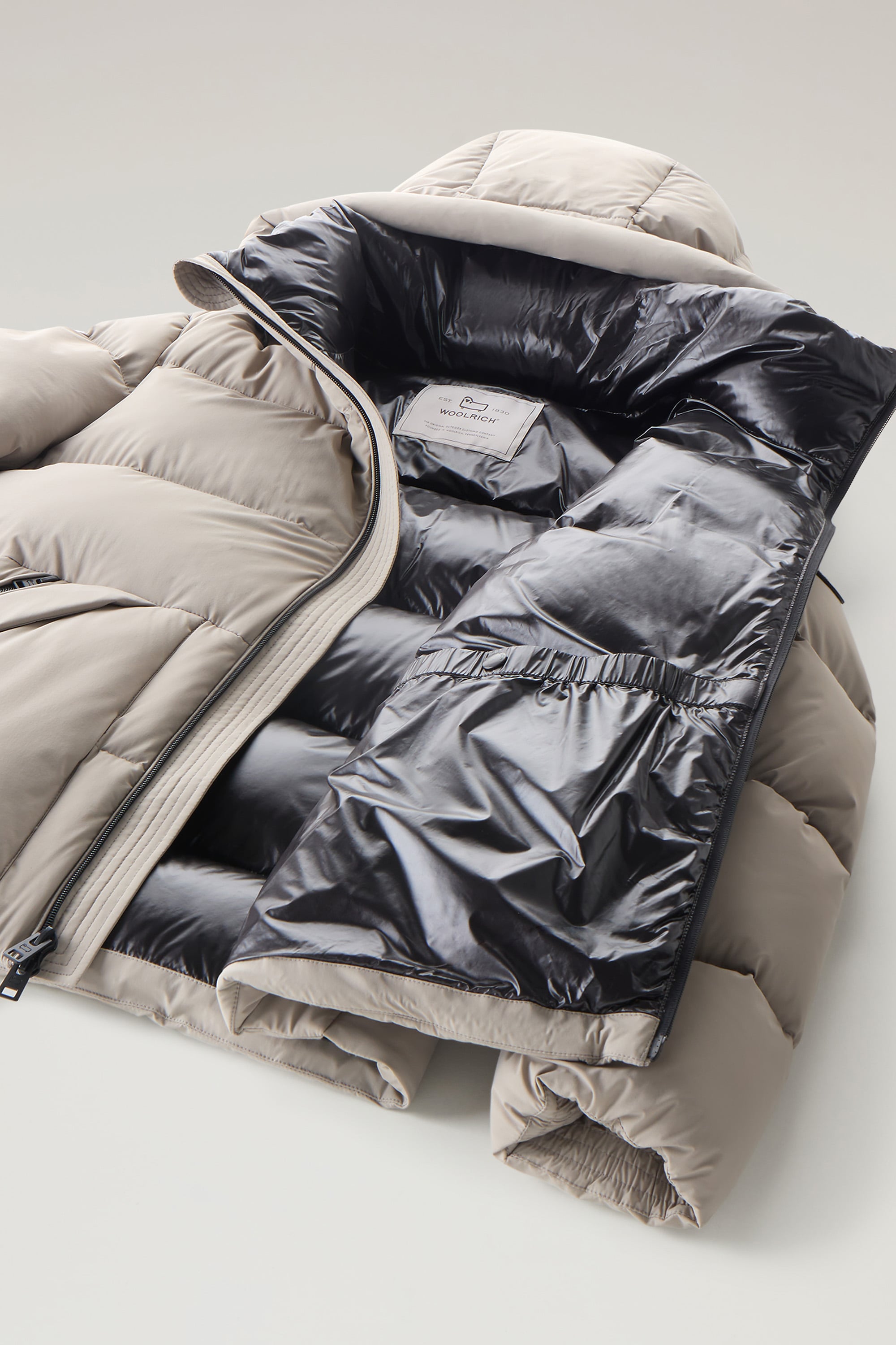 SIERRA SUPREME DOWN JACKET|WOOLRICH(ウールリッチ)公式オンライン