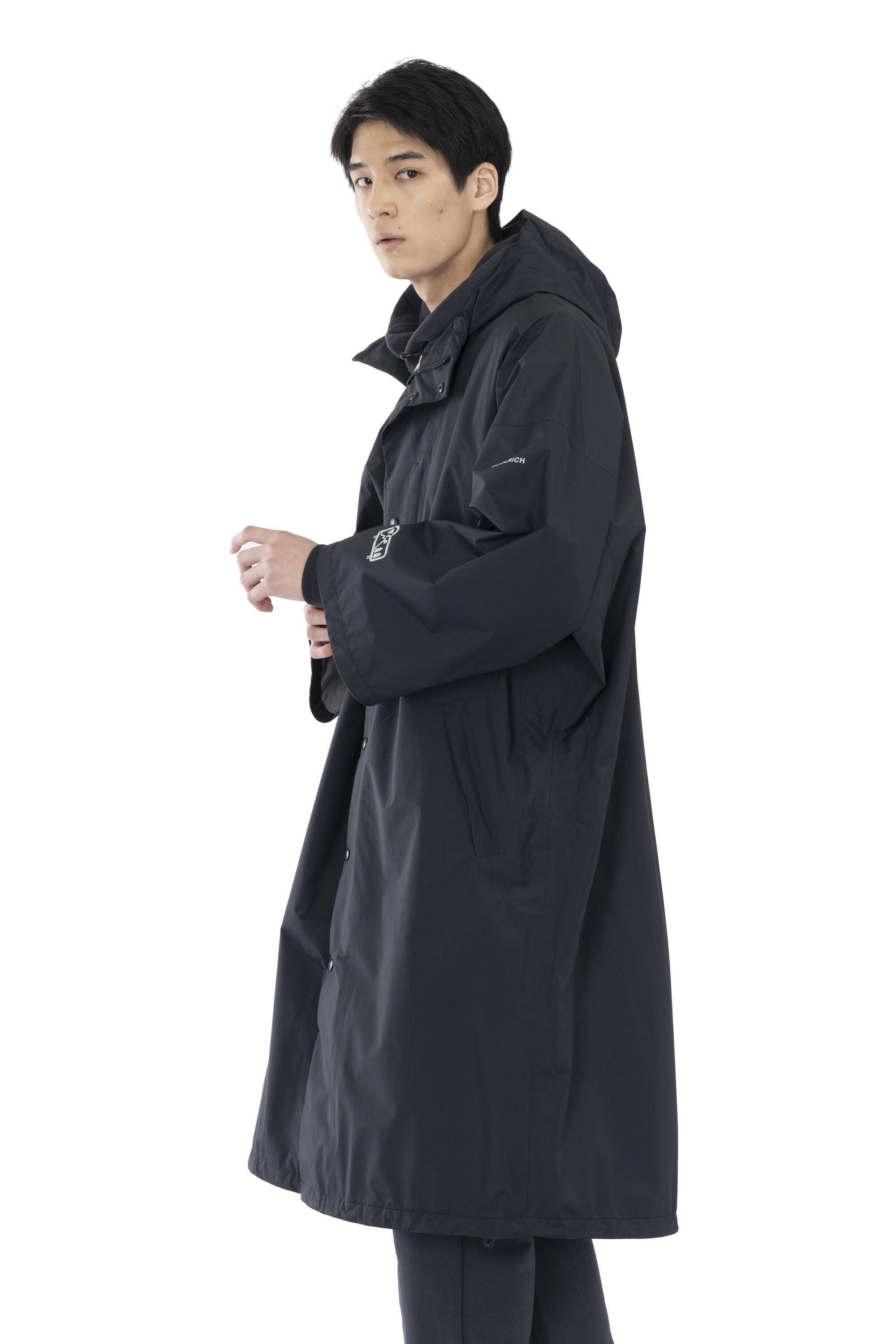 MOUNTAIN HIKER PONCHO