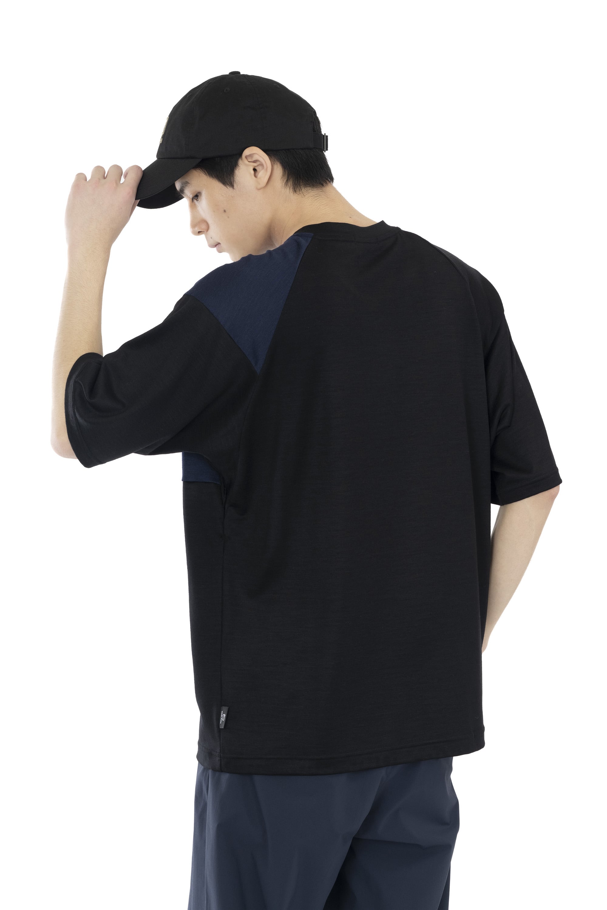 MOUNTAIN WOOL POCKET TEE