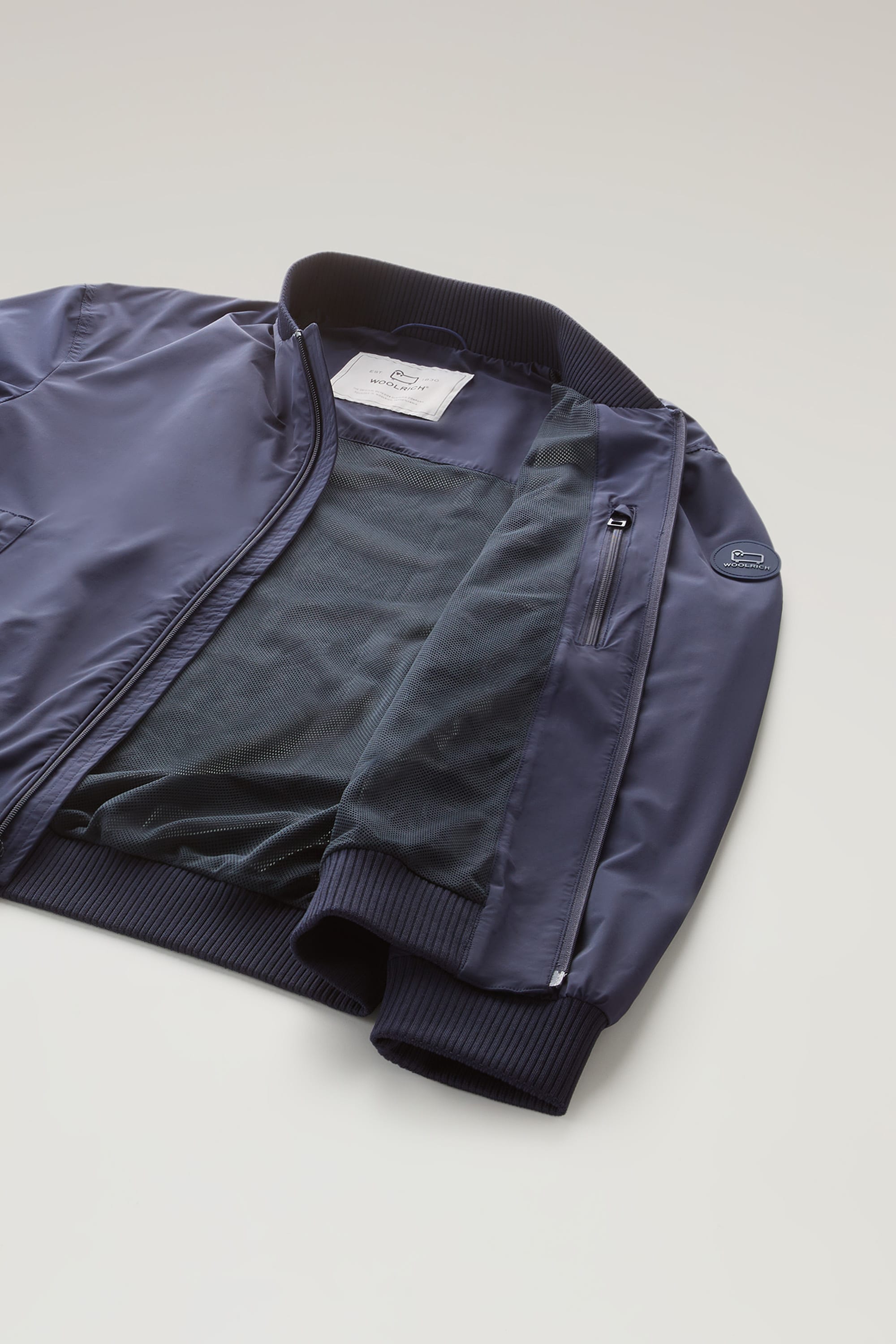 MATT STRETCH BOMBER｜WOOLRICH（ウールリッチ）公式オンラインストア